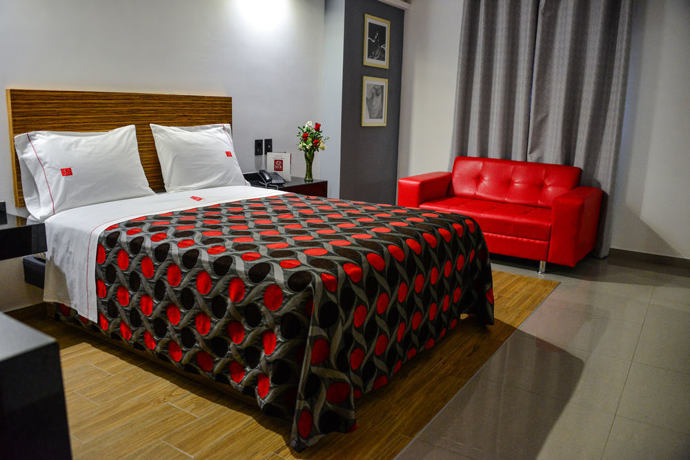 Six Hotel Guadalajara Expiatorio ภายนอก รูปภาพ